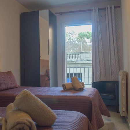 Hostal Alogar บาร์เซโลนา ภายนอก รูปภาพ