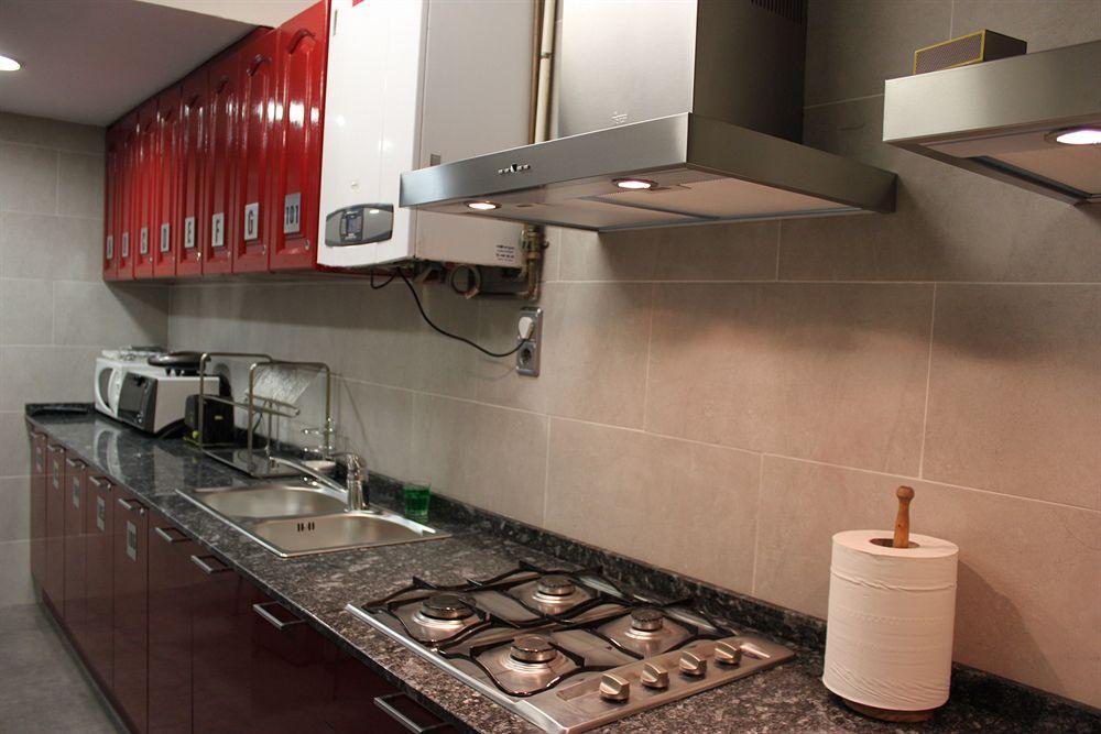 Hostal Alogar บาร์เซโลนา ภายนอก รูปภาพ