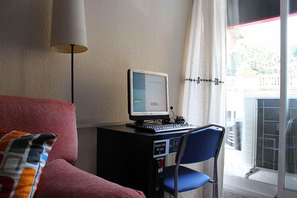 Hostal Alogar บาร์เซโลนา ภายนอก รูปภาพ